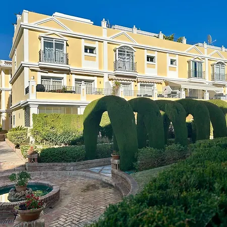 Fabulous Ground Floor In Aloha Gardens Apartment *